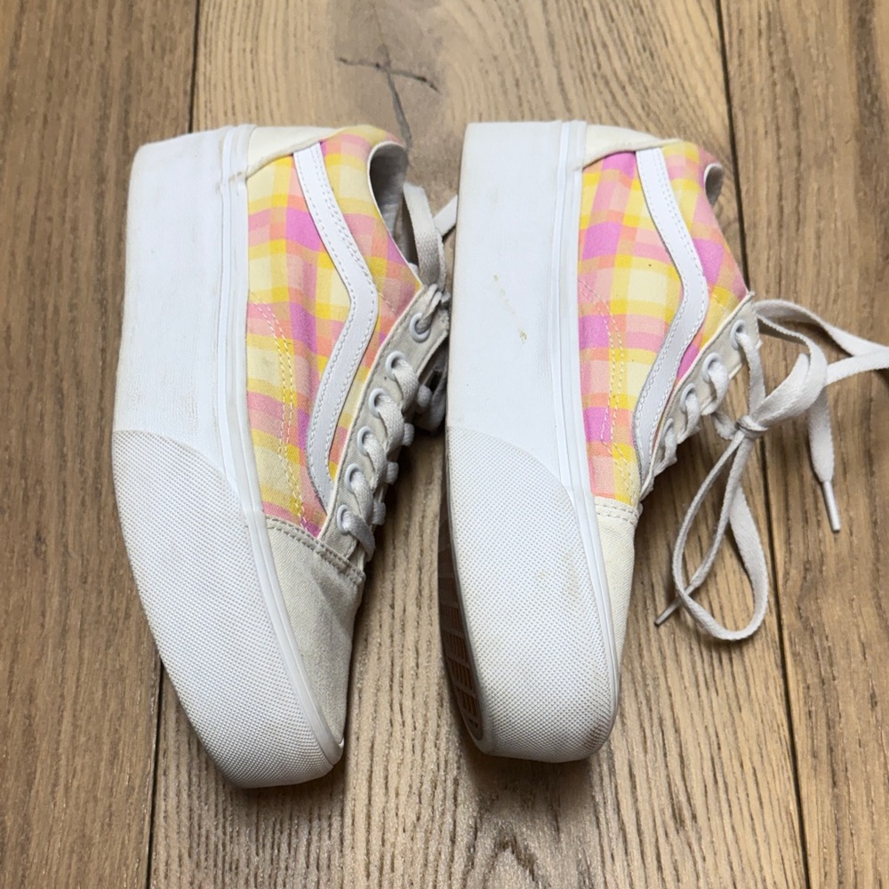 Vans - Picture 6 of 9